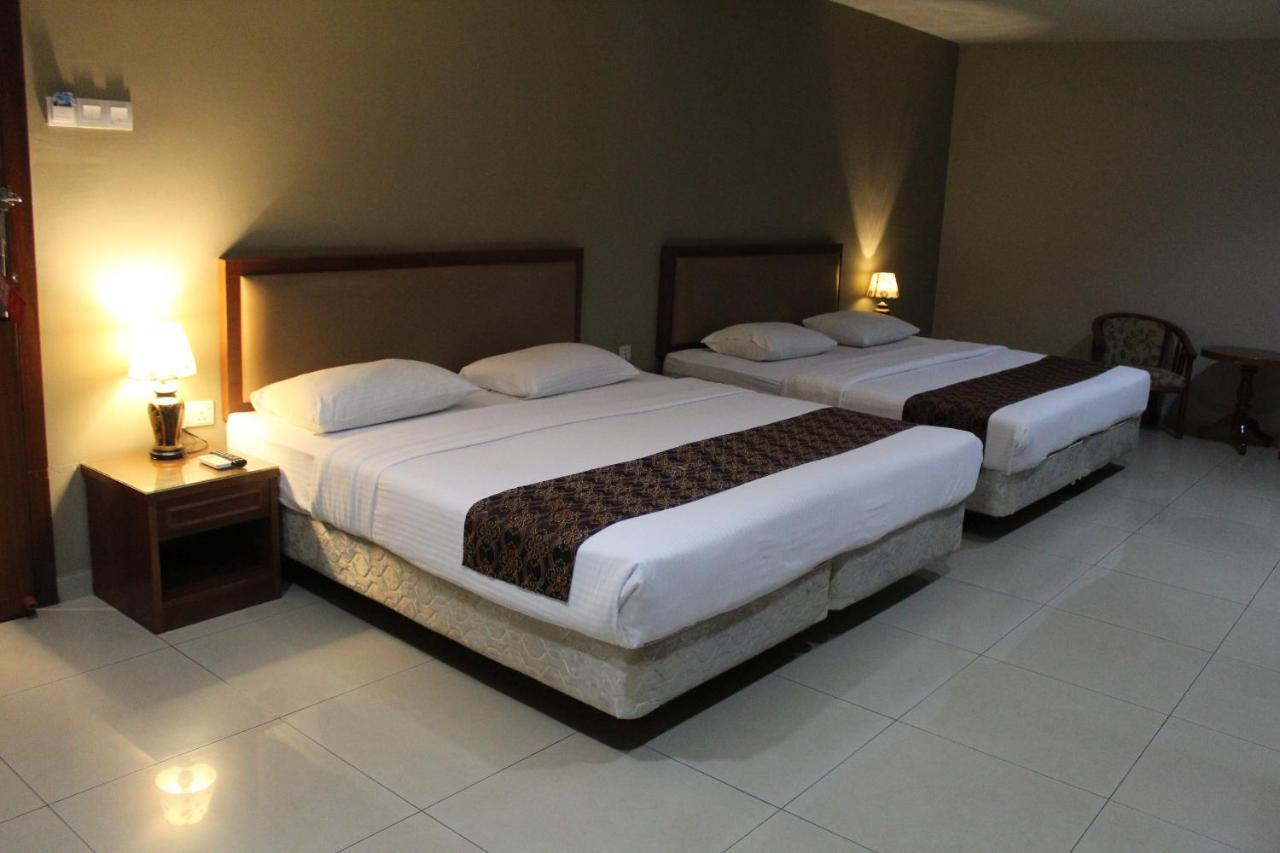 Hotel Palm Inn Бътъруърт Екстериор снимка