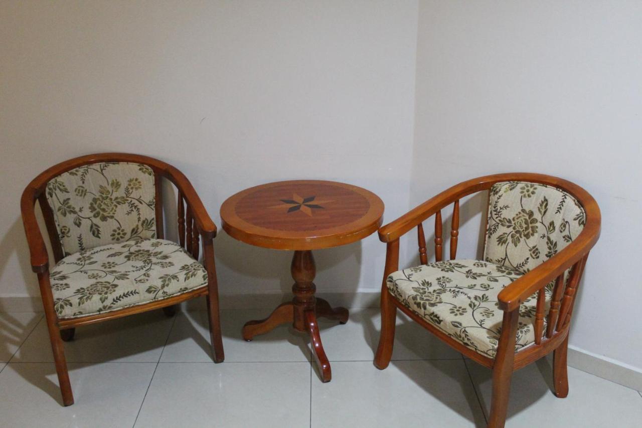 Hotel Palm Inn Бътъруърт Екстериор снимка