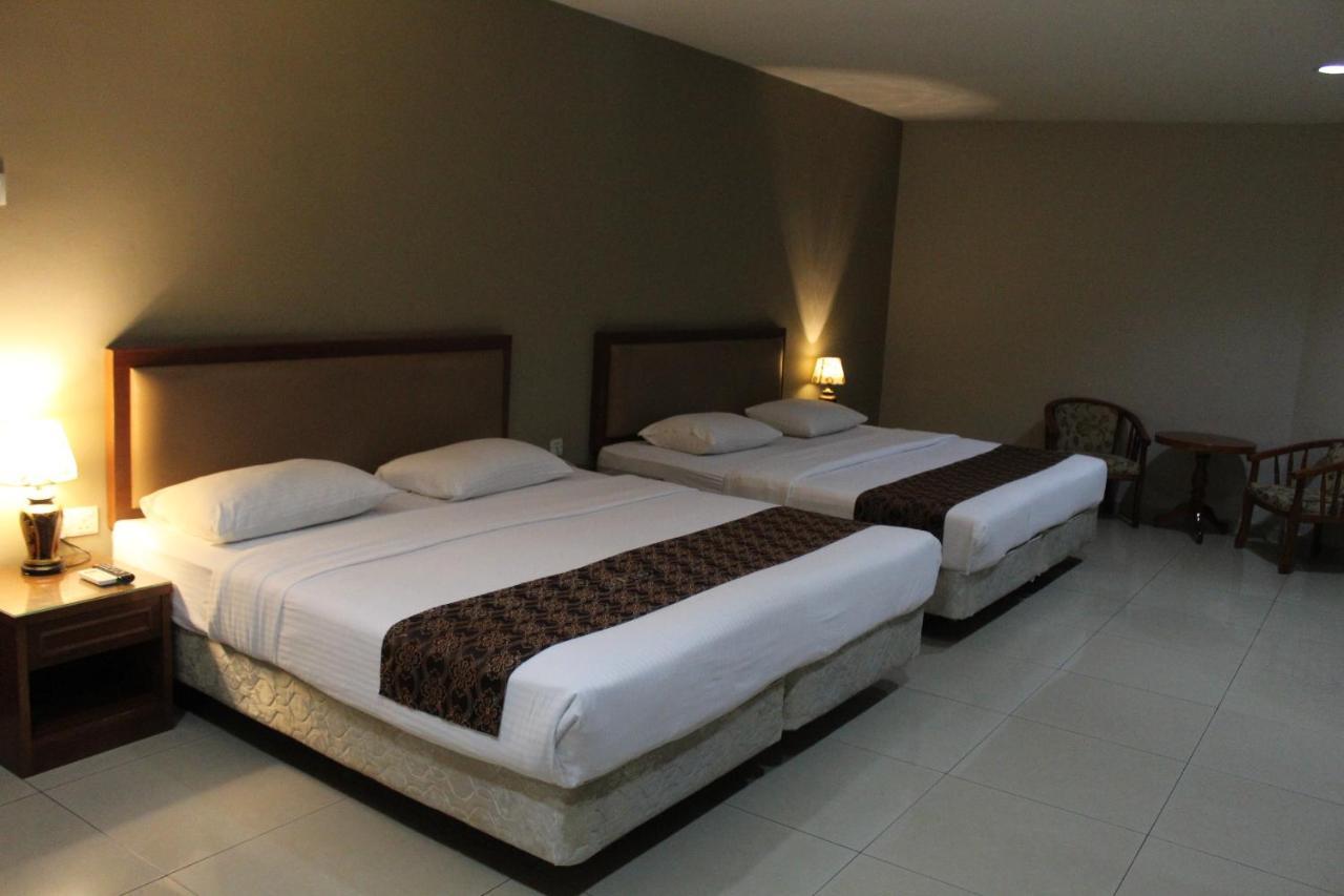 Hotel Palm Inn Бътъруърт Екстериор снимка