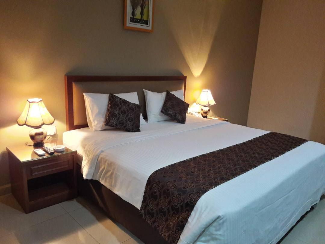 Hotel Palm Inn Бътъруърт Екстериор снимка