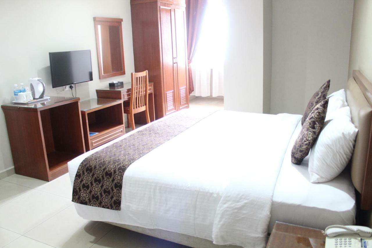 Hotel Palm Inn Бътъруърт Екстериор снимка