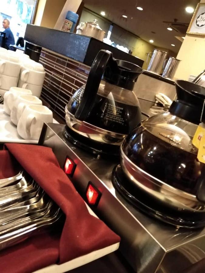 Hotel Palm Inn Бътъруърт Екстериор снимка